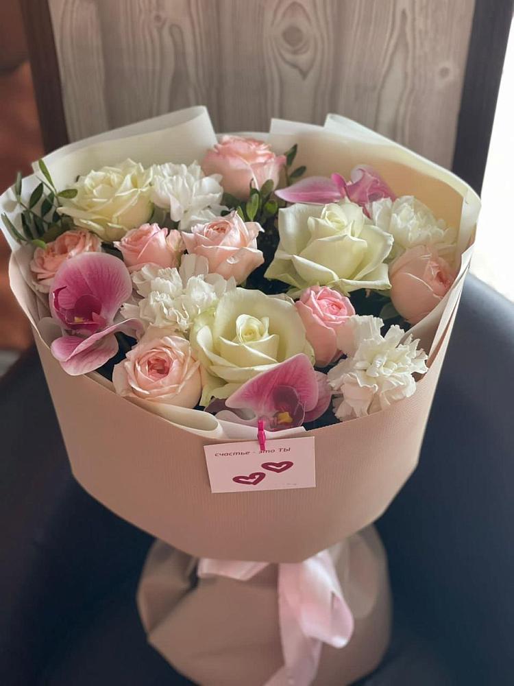 Букет ноктюрн в Хабаровске Букет цветов из: Орхидеи, Розы и Гвоздики в Хабаровске