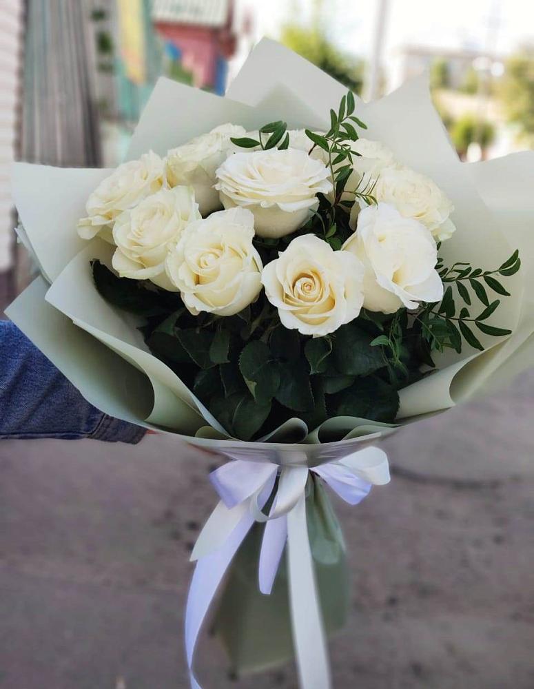 Белые розы Проуд в Хабаровске Букет Белые розы Проуд в Хабаровске