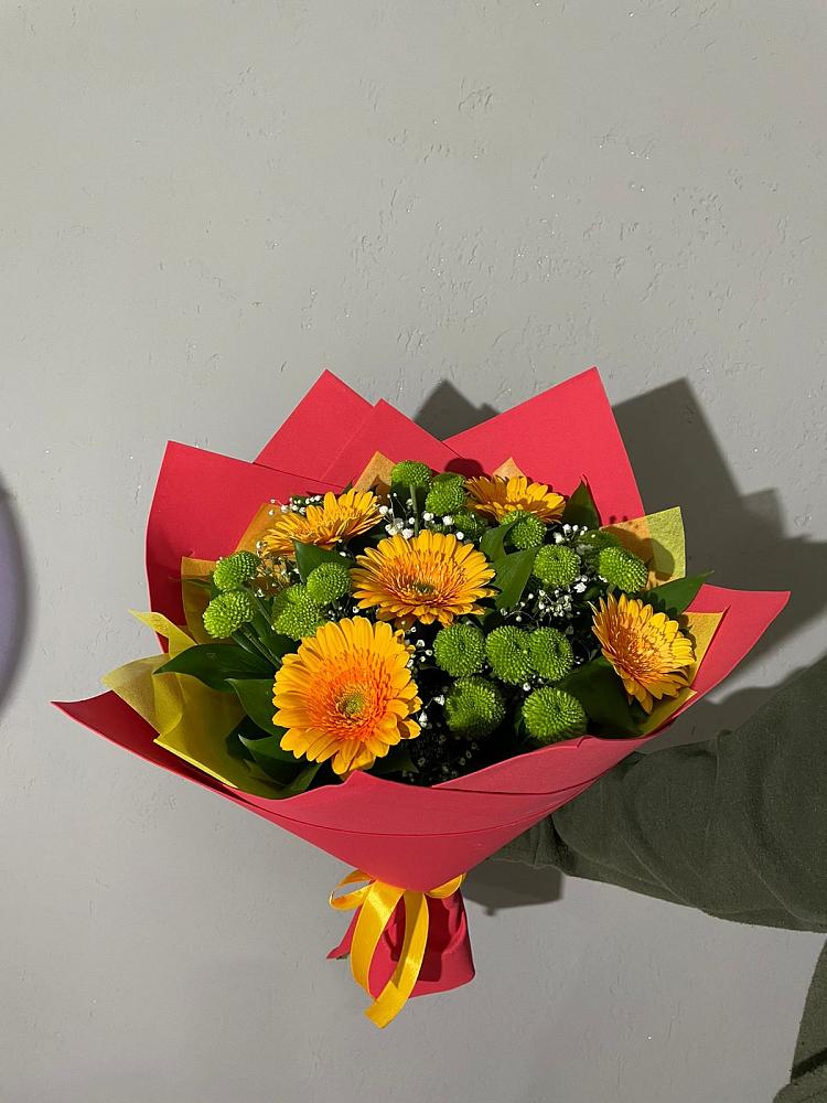 Букет цветов из: Герберы и Хризантемы в Хабаровске