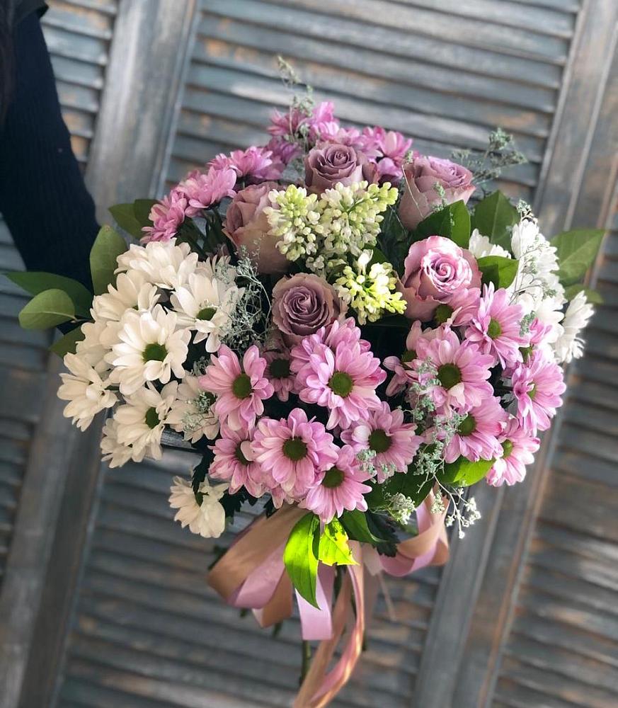 Букет Цветочный шарм в Хабаровске Букет цветов из: Хризантемы и Розы в Хабаровске