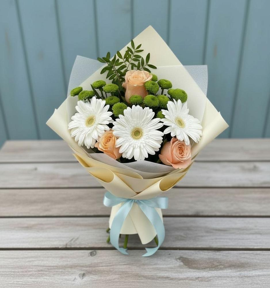 Букет герберы и розы в Хабаровске Букет цветов из: Герберы, Розы и Хризантемы в Хабаровске